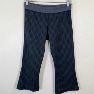 Lululemon Pin  Stripe Slit Hem Capri